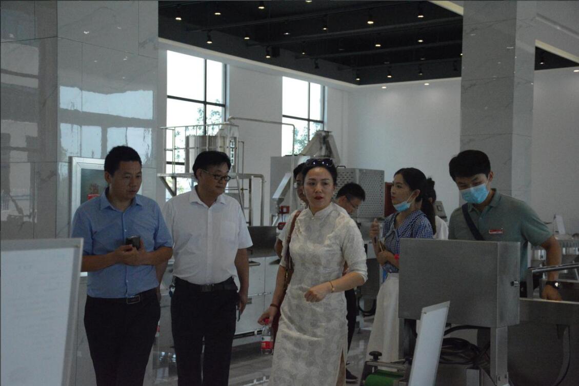 湖北回天新材料股份有限公司郑经理一行参观考察