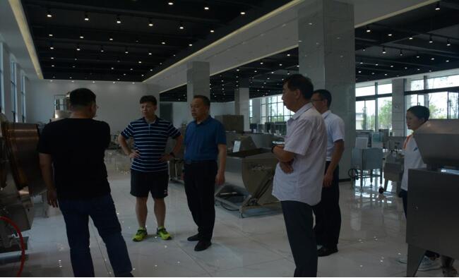 济源四中王书记、济源六中冯书记一行 莅临熊猫体育集团参观考察