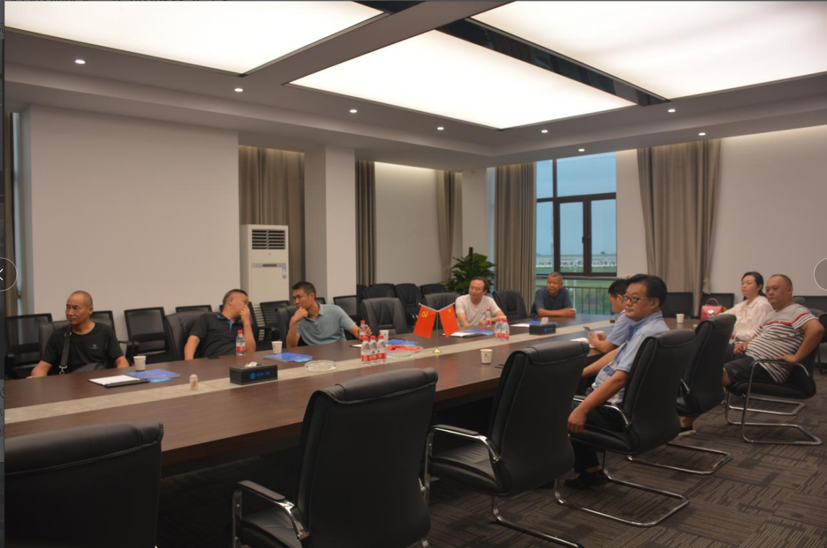 襄阳技师学院何处长一行莅临熊猫体育集团参观考察