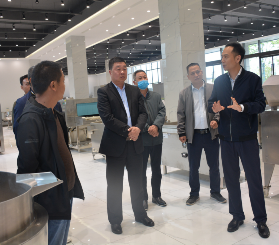 谷城青少年活动实践基地党总支书记陈宝林一行莅临 熊猫体育集团参观考察