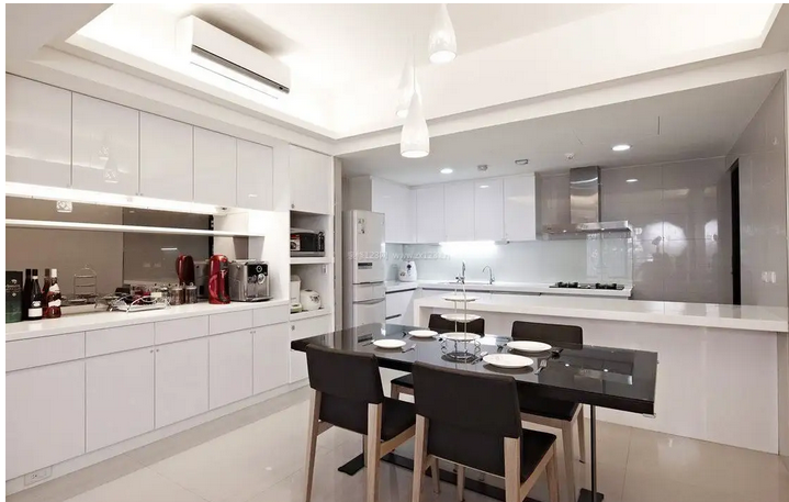 食堂厨房设备的特性